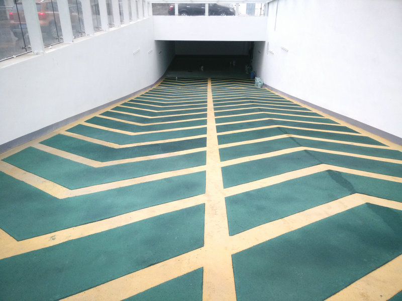 施工中環氧樹脂地坪涂裝存在的問題，新天地漆業幫你解答